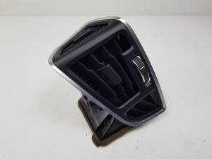 REJILLA AIREADORA AM51R018B09AHW FORD KUGA (CBS) Autodesguaces Alicante