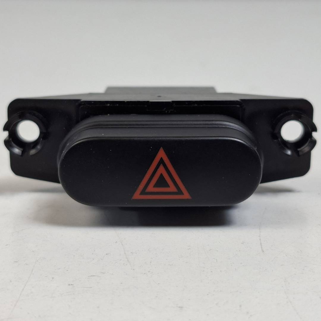 Bouton warning - 864W01404 - HYUNDAI - I10