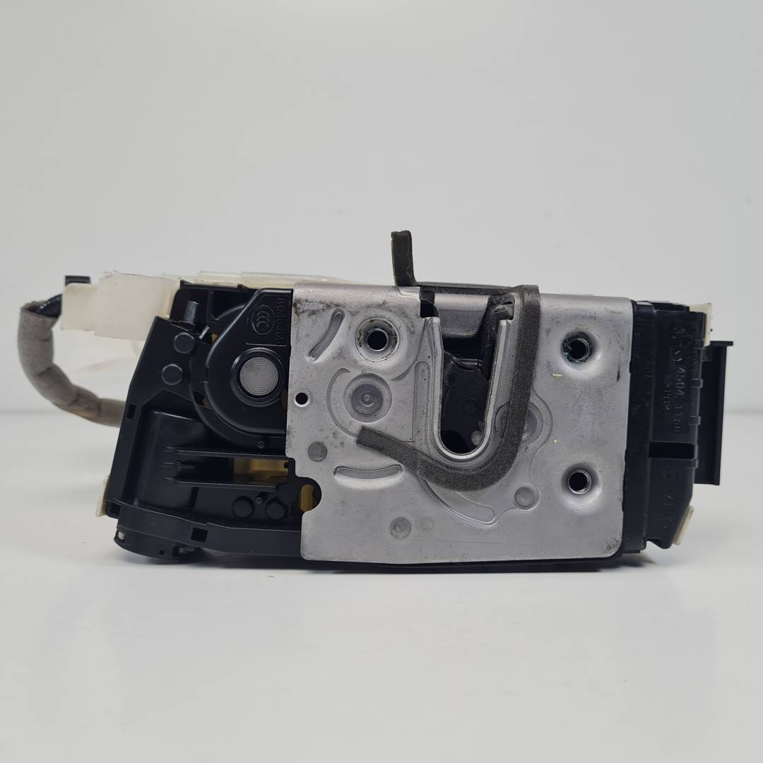 CERRADURA PUERTA DELANTERA DERECHA - A2047202435 - MERCEDES - CLASE E (W212) FAMILIAR