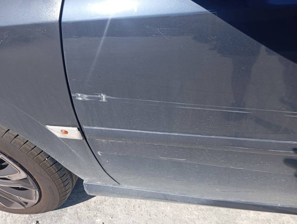 PUERTA DELANTERA IZQUIERDA