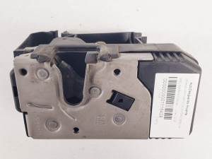 CERRADURA PUERTA DELANTERA DERECHA 24444016 OPEL ZAFIRA A Autodesguaces Alicante