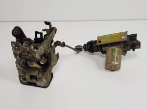 CERRADURA PUERTA DELANTERA DERECHA CHRYSLER JEEP CHEROKEE (J) Autodesguaces Alicante