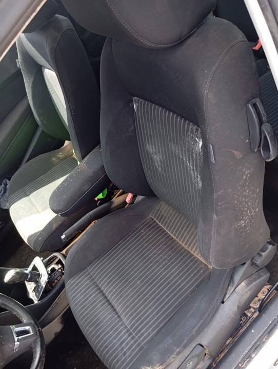 ASIENTO DELANTERO IZQUIERDO