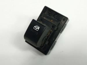 MANDO ELEVALUNAS DELANTERO DERECHO 935751H100 KIA CEE'D (ED) Autodesguaces Alicante