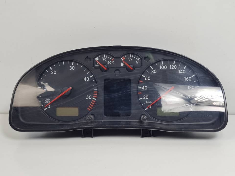 CUADRO INSTRUMENTOS 3B0919890M VOLKSWAGEN PASSAT VARIANT (3B5) Autodesguaces Alicante