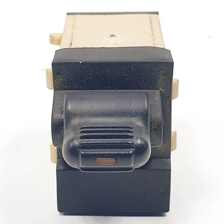 MANDO ELEVALUNAS DELANTERO DERECHO - 56010695AA - JEEP - CHEROKEE (KJ)