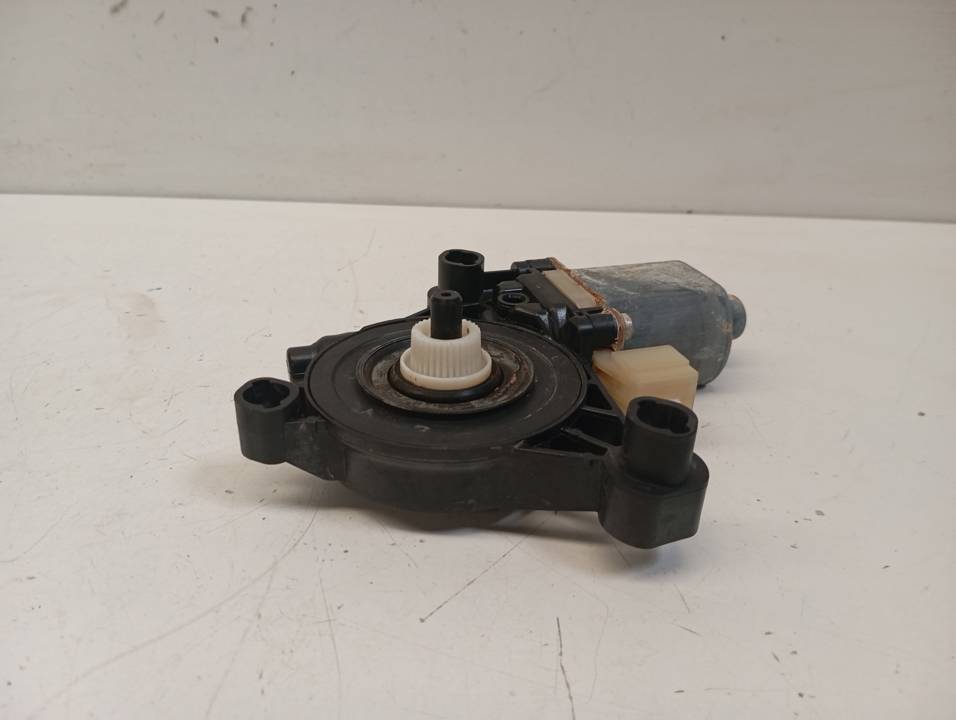MOTOR ELEVALUNAS DELANTERO IZQUIERDO
