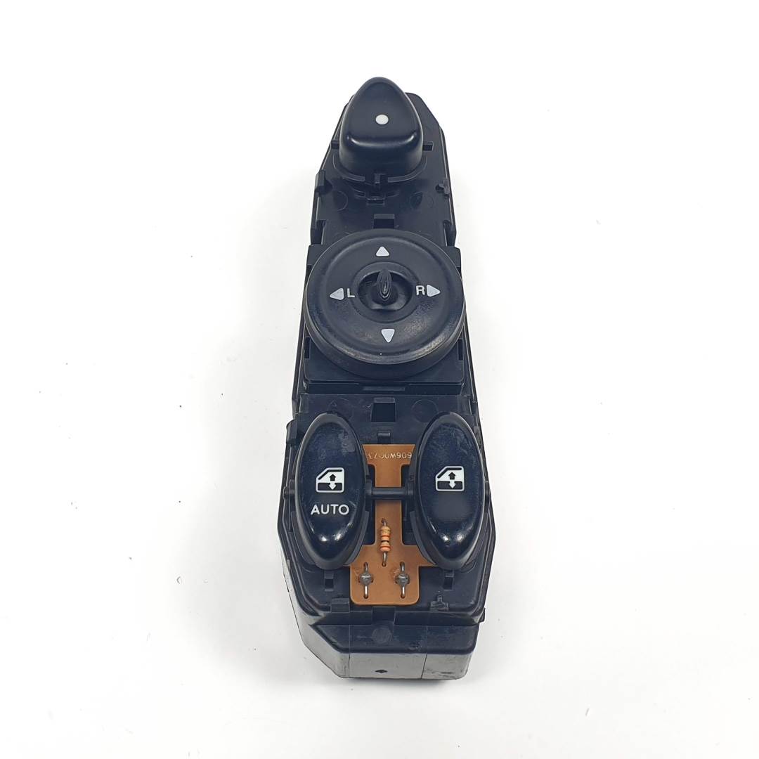 MANDO ELEVALUNAS DELANTERO IZQUIERDO - 9357027000A - HYUNDAI - COUPE (RD)