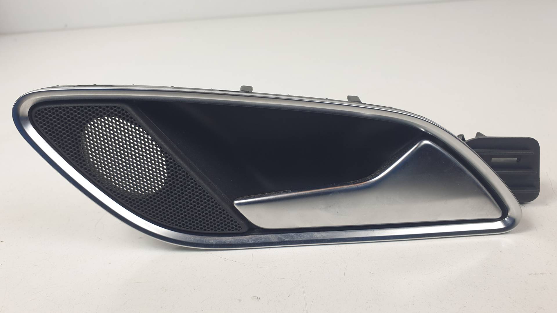 MANETA INTERIOR TRASERA DERECHA - 8U0839020C - AUDI - Q3 (8U) (2011 - 2018)