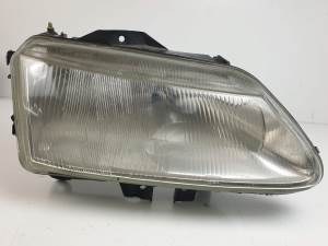 FARO DERECHO 7700820119 RENAULT LAGUNA (B56) Autodesguaces Alicante