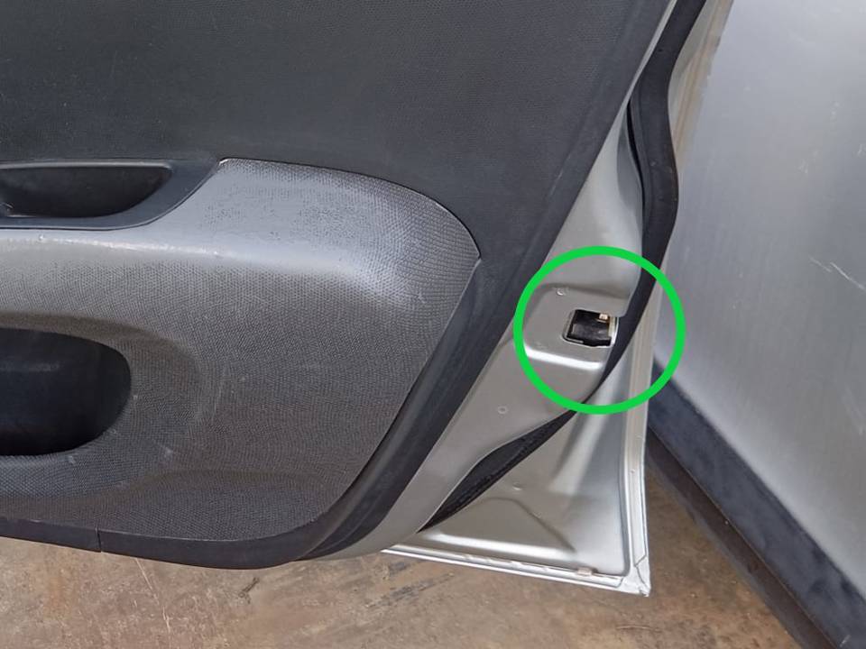CERRADURA PUERTA DELANTERA DERECHA