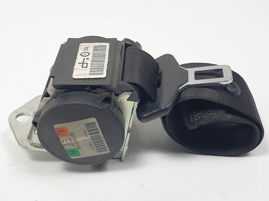 CINTURON SEGURIDAD TRASERO DERECHO - 607051100 - BMW - SERIE 1 BERLINA (E81/E87)