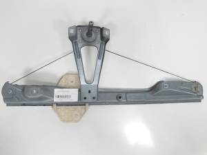 ELEVALUNAS TRASERO IZQUIERDO 7700434303 RENAULT CLIO II FASE I (B/CBO) Autodesguaces Alicante