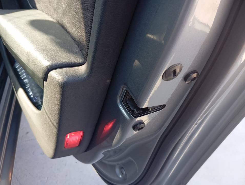 CERRADURA PUERTA DELANTERA DERECHA