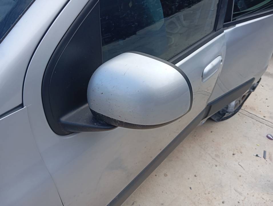 RETROVISOR IZQUIERDO