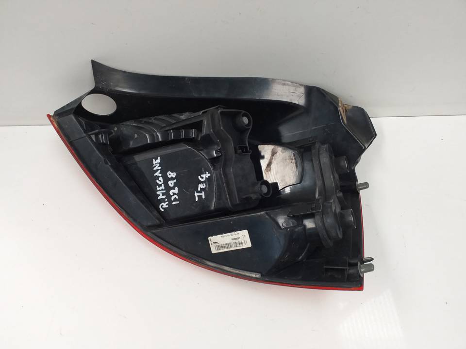 PILOTO TRASERO IZQUIERDO