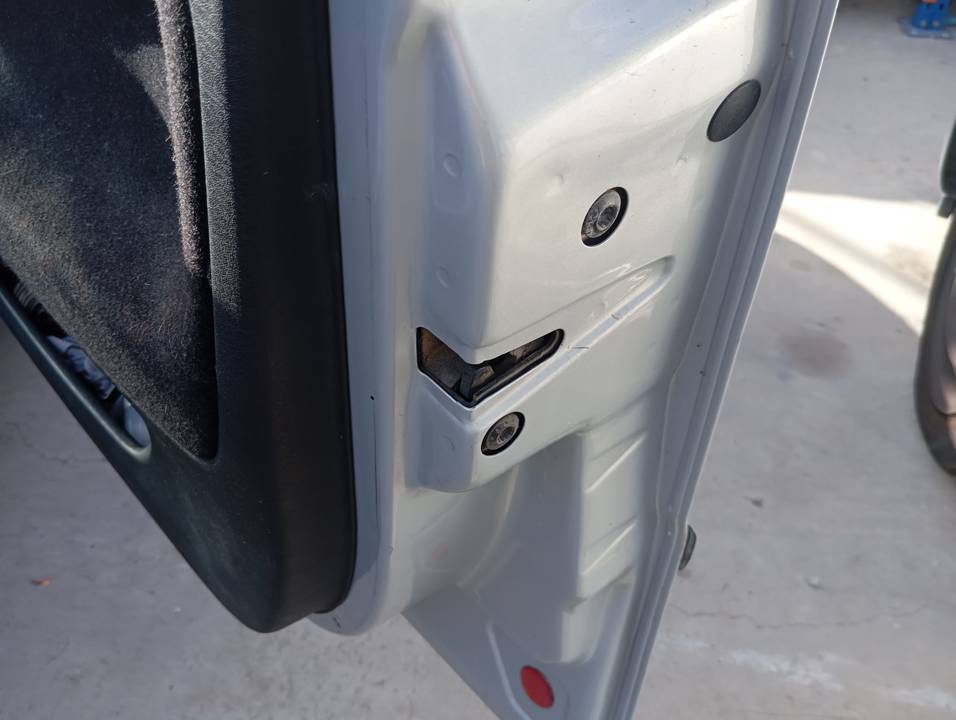 CERRADURA PUERTA DELANTERA DERECHA