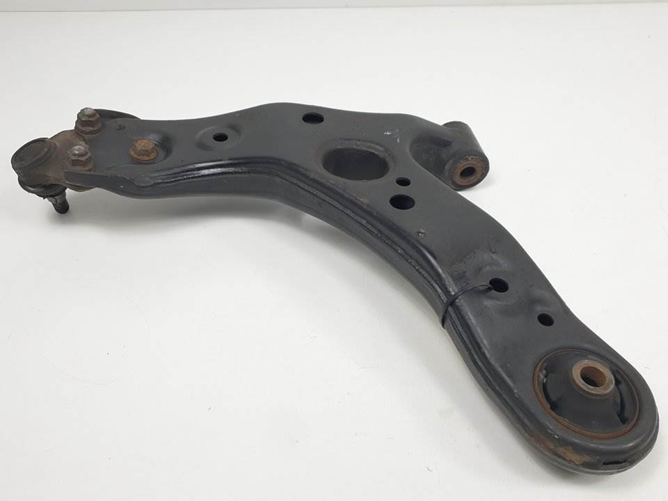 BRAZO SUSPENSION INFERIOR DELANTERO DERECHO - TOYOTA - VERSO
