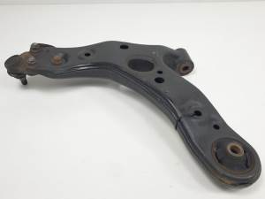 BRAZO SUSPENSION INFERIOR DELANTERO DERECHO TOYOTA VERSO Autodesguaces Alicante