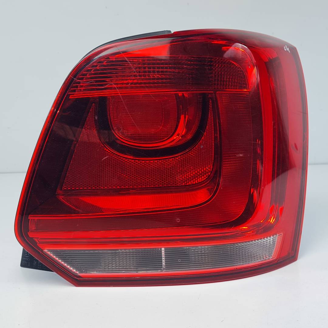 PILOTO TRASERO DERECHO - 6R0945096L - VOLKSWAGEN - POLO (6R1)