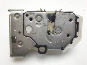 CERRADURA PUERTA DELANTERA DERECHA 51817366 FIAT DOBLO CARGO Autodesguaces Alicante