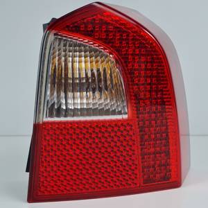 PILOTO TRASERO DERECHO 30698984 VOLVO V70 FAMILIAR Autodesguaces Alicante
