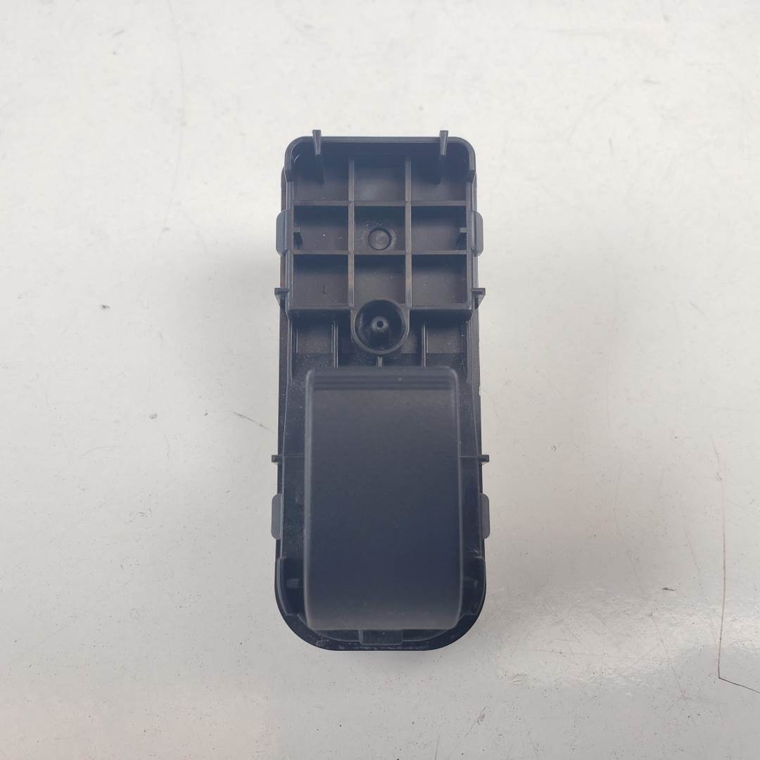 MANDO ELEVALUNAS DELANTERO DERECHO - BBM266370 - MAZDA - 3 LIM. (BL)