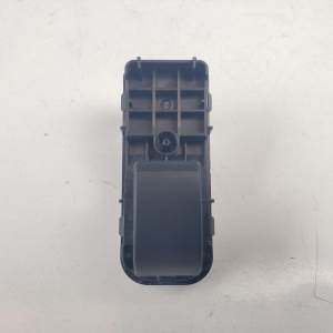 MANDO ELEVALUNAS DELANTERO DERECHO BBM266370 MAZDA 3 LIM. (BL) Autodesguaces Alicante