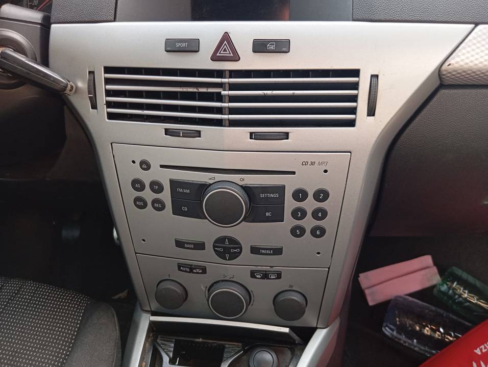 SISTEMA AUDIO / RADIO CD