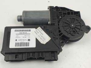 MOTOR ELEVALUNAS TRASERO IZQUIERDO 3D0959795E VOLKSWAGEN TOUAREG (7LA) Autodesguaces Alicante