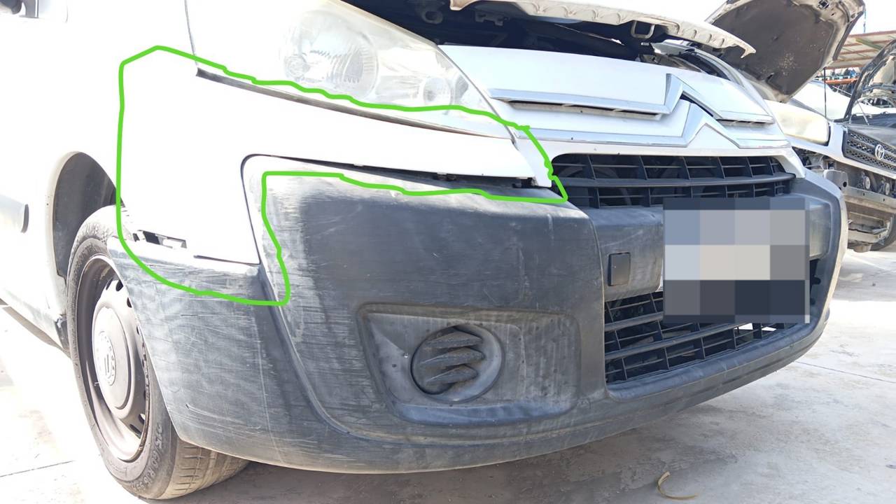 MOLDURA BAJO FARO DERECHO