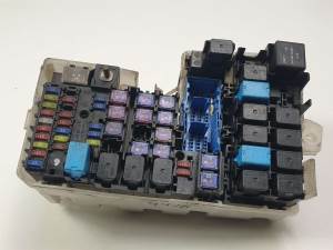 CAJA RELES / FUSIBLES C27066760 MAZDA 5 BERL. (CR) Autodesguaces Alicante