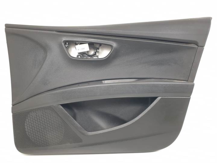 GUARNECIDO PUERTA DELANTERA DERECHA 5F4867114 SEAT LEON (5F1) Autodesguaces Alicante