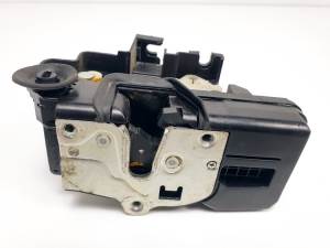 CERRADURA PUERTA TRASERA DERECHA A081876 CHEVROLET CAPTIVA Autodesguaces Alicante