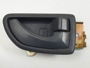 MANETA INTERIOR DELANTERA DERECHA KIA SORENTO Autodesguaces Alicante