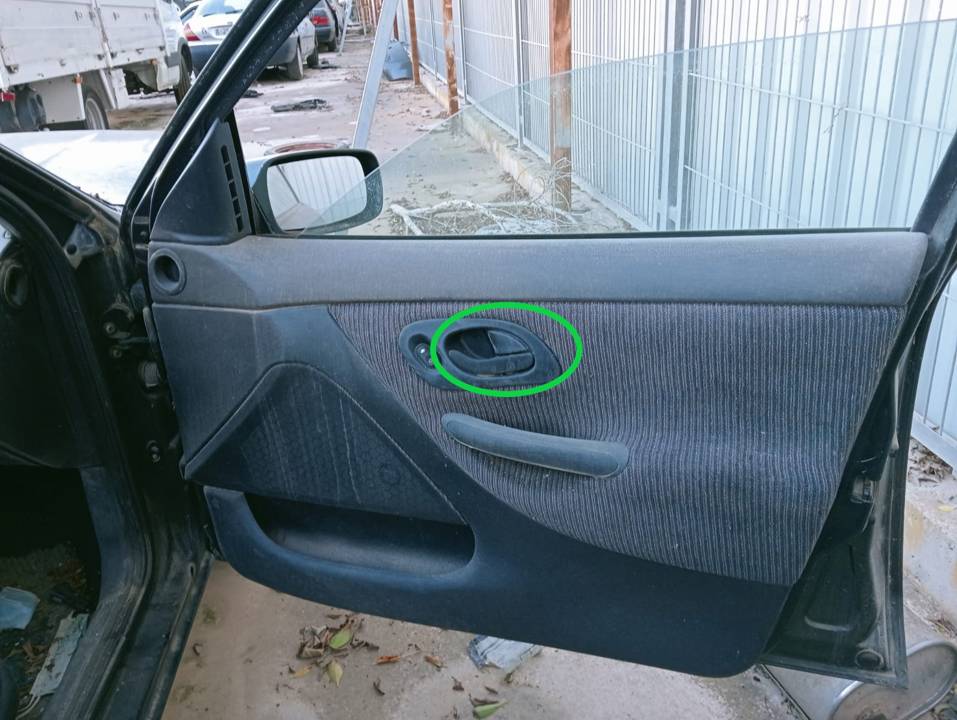 MANETA INTERIOR DELANTERA DERECHA