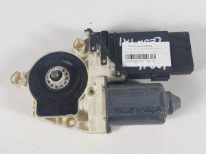 MOTOR ELEVALUNAS DELANTERO DERECHO 101386101 SEAT LEON (1M1) Autodesguaces Alicante