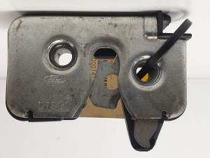 CERRADURA MALETERO / PORTON 2S61A43102BF FORD FIESTA (CBK) Autodesguaces Alicante