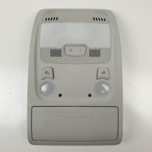 LUZ INTERIOR 8T0947135A AUDI A4 BER. (B8) Autodesguaces Alicante