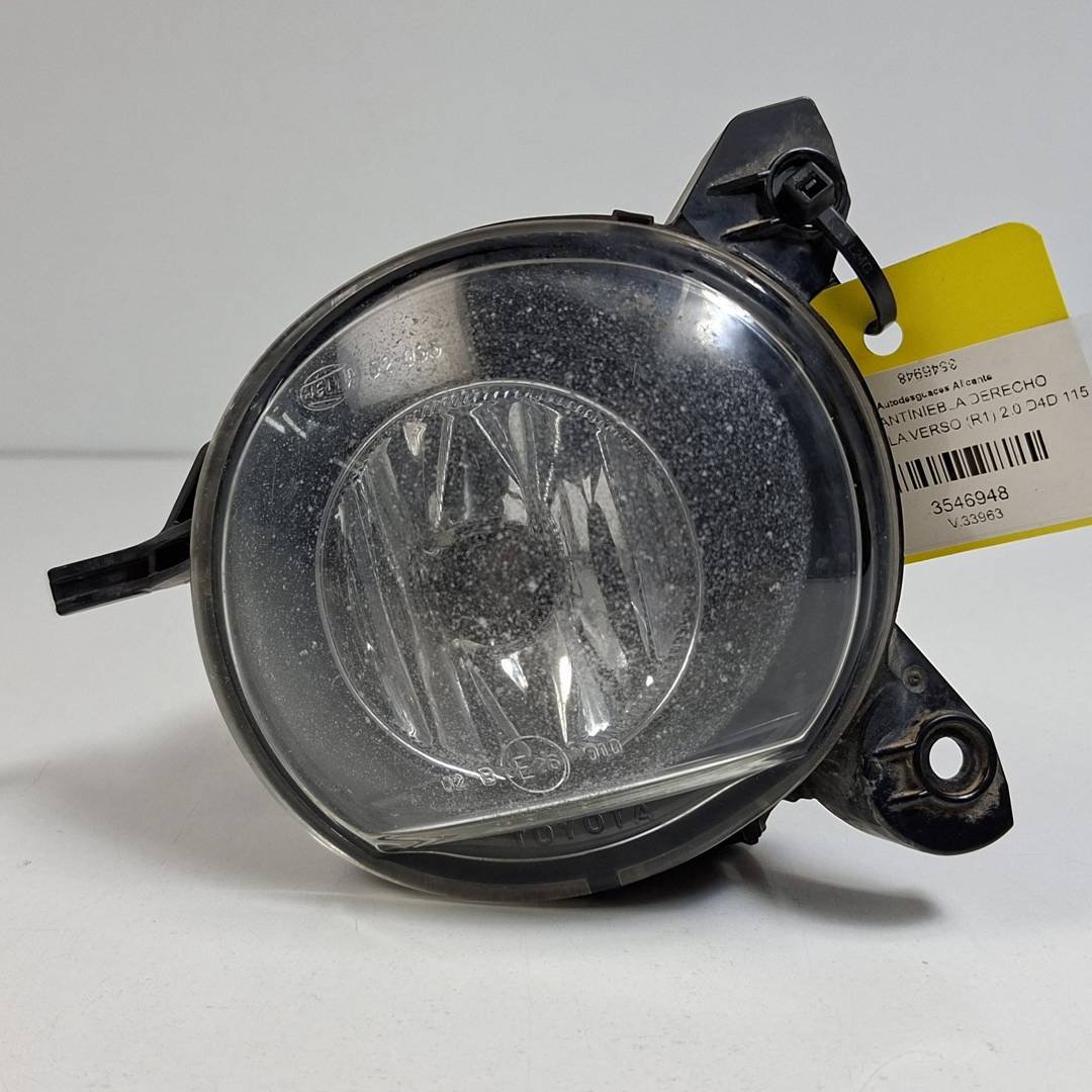 FARO ANTINIEBLA DERECHO - 812100F010 - TOYOTA - COROLLA VERSO (R1)