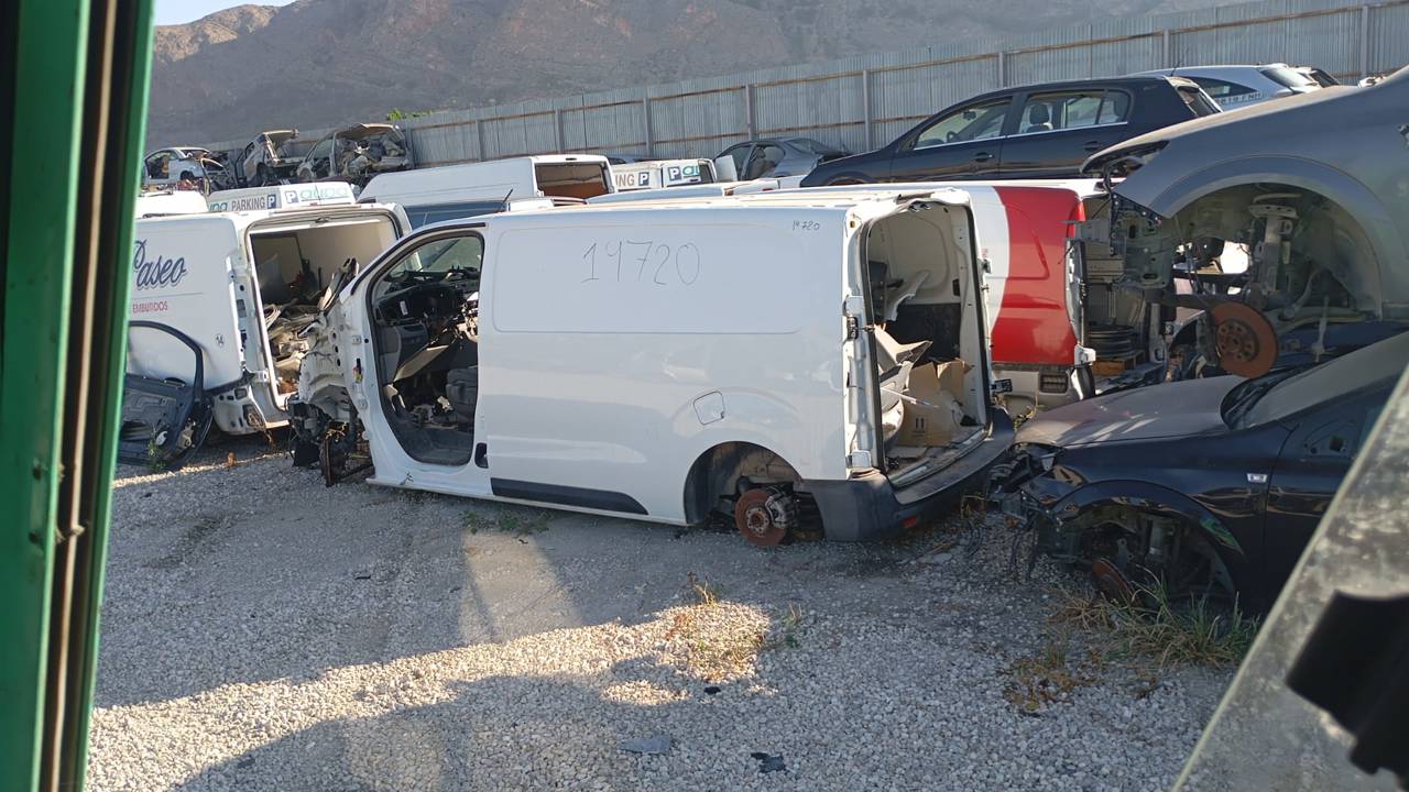 Imagen del vehículo OPEL VIVARO COMBI