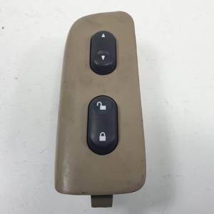 MANDO ELEVALUNAS DELANTERO DERECHO 3001723A FORD MAVERICK (TM1) Autodesguaces Alicante