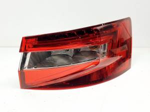 PILOTO TRASERO DERECHO 3V5945208A SKODA SUPERB (3V3) Autodesguaces Alicante