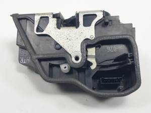 CERRADURA PUERTA TRASERA DERECHA 7167076 BMW X3 (E83) Autodesguaces Alicante