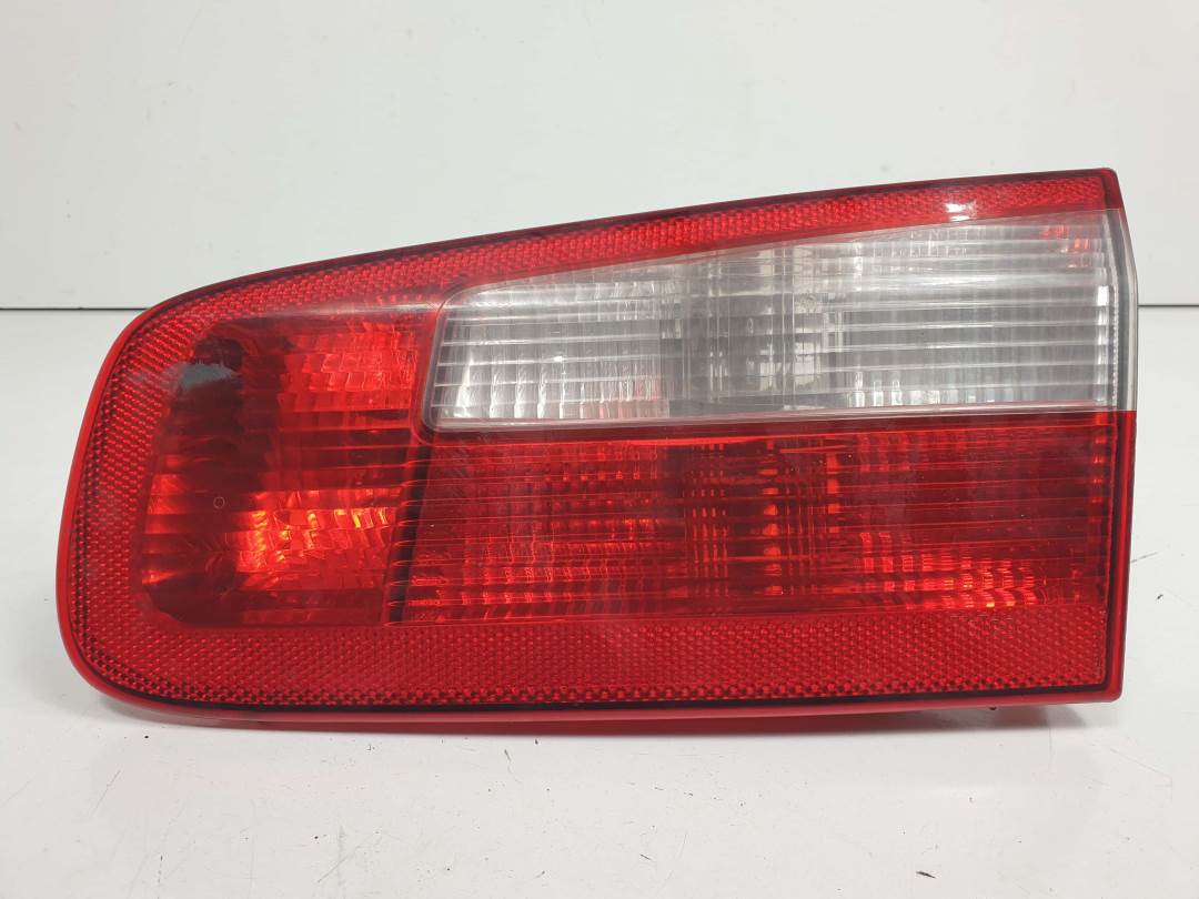 Rückleuchte innen hinten rechts - 8200002476 - RENAULT - LAGUNA II (BG0)