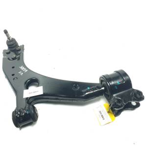 BRAZO SUSPENSION INFERIOR DELANTERO DERECHO FORD FOCUS BERLINA (CAP) Autodesguaces Alicante