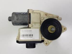 MOTOR ELEVALUNAS TRASERO DERECHO E840311305 BMW X3 (E83) Autodesguaces Alicante