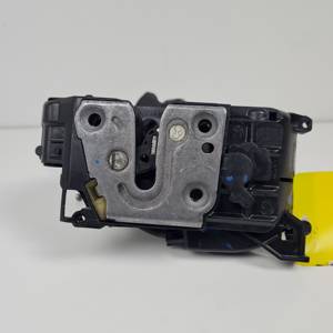 CERRADURA PUERTA TRASERA IZQUIERDA 825030002R RENAULT MEGANE III BERLINA 5P Autodesguaces Alicante
