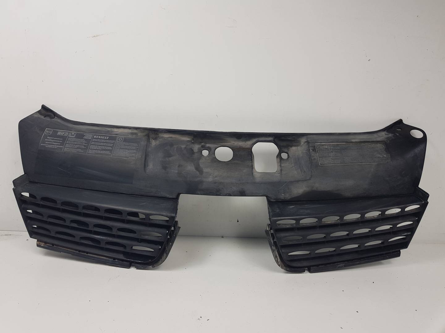 REJILLA DELANTERA - 8200083138 - RENAULT - CLIO II FASE II (B/CB0)