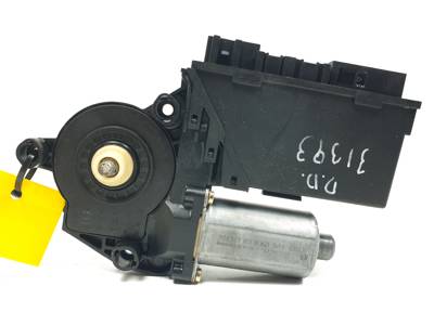 MOTOR ELEVALUNAS DELANTERO DERECHO 8E1959802B AUDI A4 BERLINA (8E) Autodesguaces Alicante